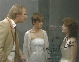 SARAH SUTTON Signed Photograph - TV & Film Actress & Model DR WHO - Preprint - Picture 1 of 1