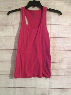 Camiseta sin mangas Rue 21 espalda deportiva talla mediana rosa suave lisa sin mangas básica Foto 1 de 3