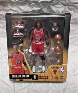 MAFEX No.100 Michael Jordan Chicago Bulls Action Figure by Medicom from Japan - Picture 1 of 10