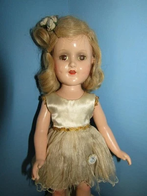 Patins de gelo boneca Madame Alexander Sonja Henie Compo 14 pol. todos originais marcados - Imagem 1 de 4