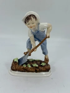 ROYAL WORCESTER Saturday's Child Works Hard for Living Figurine Boy Garden 3524 - Picture 1 of 10
