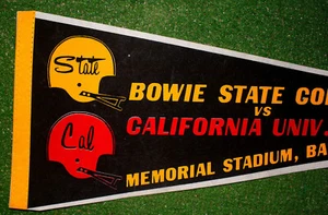 Raro banderín de fútbol americano Bowie State California Univ 1987 campeonato 28" excelente estado - Imagen 1 de 3
