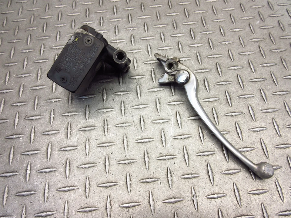 2003 03-04 Suzuki SV650 SV650S SK3 Right Handlebar Front Brake Master Cylinder - Image 1 of 4