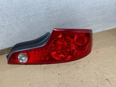 Infiniti G35 2003-2005 cupé pasajero derecho luz trasera exterior derecha OEM U3006 DW Foto 1 de 4