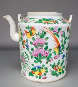 Antike chinesische Porzellan Famille Rose Teekanne mit Blumen und Vögeln - Bild 1 von 11
