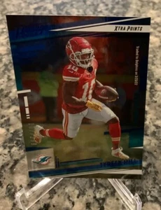 2022 Prestige Tyreek Hill Blue Xtra Points Serial #/299 - Miami Dolphins #144 - Foto 1 di 2