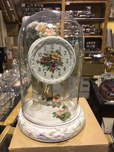 An AVON EXCLUSIVE WEIGHTED TABLETOP HUMMINGBIRD Clock Unused New In Box!!! - Picture 1 of 1