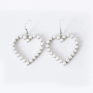 Pendientes colgantes Sweet Love plata y perlas en forma de corazón coqueta NUEVO - Imagen 1 de 6