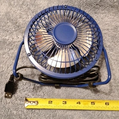 AZUL Mainstays Mini 4" Ventilador de Mesa de Metal Pivotante Alimentado por USB HVRA1 4UBL #528 - Imagem 1 de 3