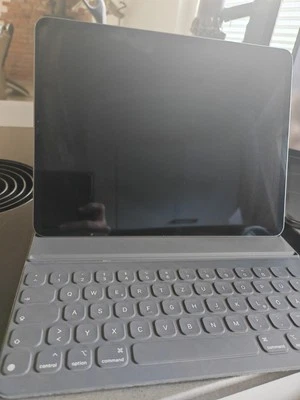 Apple iPad Pro 3. Gen 256GB, 12,9 Zoll - Space Grau  - Bild 1 von 4