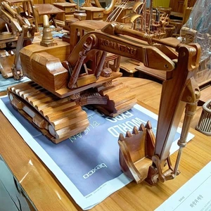 Holz Handycraft Bagger Komatsu Nachbau - Bild 1 von 4