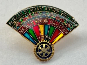 Vintage 1996 Antique Quilt Show Paducah KY Rotary Club Hat Pin Lapel Pin - Picture 1 of 5