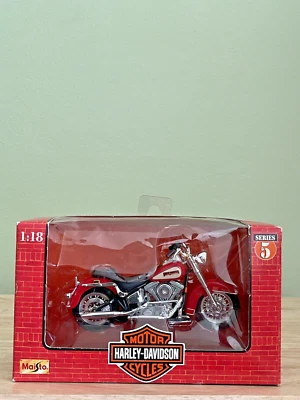 Maisto Harley Davidson Series 5 1986 FLST Heritage Softail Evolution Motorcycle - Image 1 of 3
