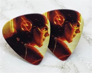 The Flash Guitar Pick Cufflinks - Picture 1 of 3