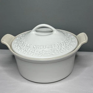 Casseruola cocotte rotonda in gres bianco Le Creuset con coperchio ~2,25 qt - Foto 1 di 8