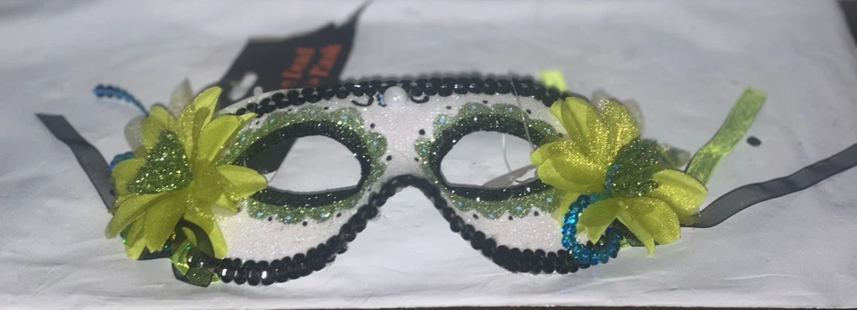 Day of the Dead Mask Dia de los Muertos Masquerade Halloween  Floral - Image 1 of 2