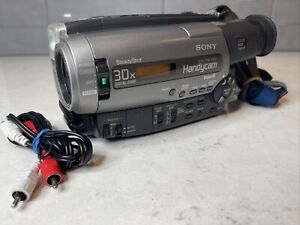 Sony Handycam Video 8 CCD-TR96 NTSC 30x Digital Zoom TESTED w Battery No Charger