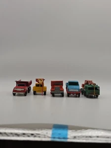 LESNEY MATCHBOX LOT OF 5 CONSTRUCTION - DUMP - WHEEL CRANE - UNIMOG   A-16 - Picture 1 of 14