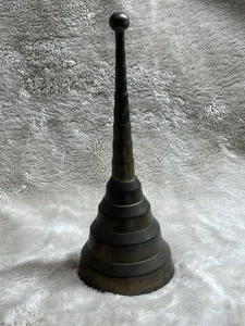 Vintage steile Messingglocke - Stufen-/Stufendesign, schwere Messinghandglocke  - Bild 1 von 6