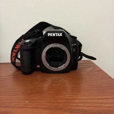 Terminales de batería corroída PENTAX K K200D 10,2 MP SLR (piezas y reparación) Foto 1 de 4