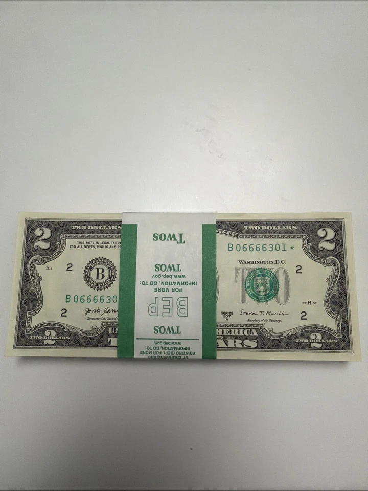 $2 BILL 2017A NEW YORK STAR NOTE PACK BEP STAR STRAP UNCIRCULATED FANCY SERIAL # - Image 1 of 4