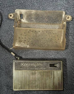 VINTAGE KENSINGTON SUPER SIXTEEN REAL TONE TRANSISTOR RADIO UNTESTED MAYBE PARTS - Picture 1 of 7