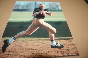NAVY ROGER STAUBACH UNSIGNED 8X10 PHOTO POSE 1 - Picture 1 of 1