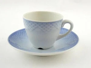 Juego de media taza y platillo de porcelana azul blanca y blanca Bing and Grondahl 740 741 Dinamarca - Imagen 1 de 9