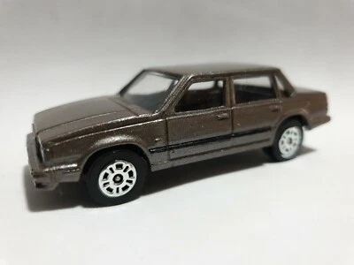 CORGI - VOLVO 760 SALOON MODEL CAR 1985 SCALE 1:76? - Image 1 of 4