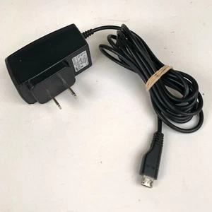 Genuine Samsung ATADU10JBE AC Power Adapter Phone Charger Output 5.0V 0.7A - Picture 1 of 4