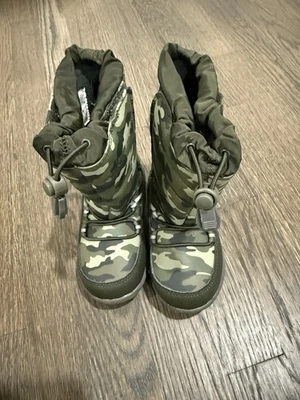 Bota de nieve Land’s End para niños talla 8M Foto 1 de 4