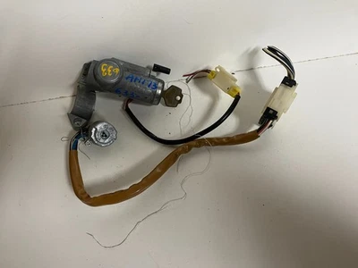 86-93 INTERRUPTOR DE ENCENDIDO CONVENCIONAL PICKUP NISSAN CUERPO DURO CON LLAVE OEM, 633-50150 Foto 1 de 4