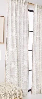 Panel de cortina individual con patrón Anthropologie Shayla con detalle de borde de flecos 50"x84" Foto 1 de 4
