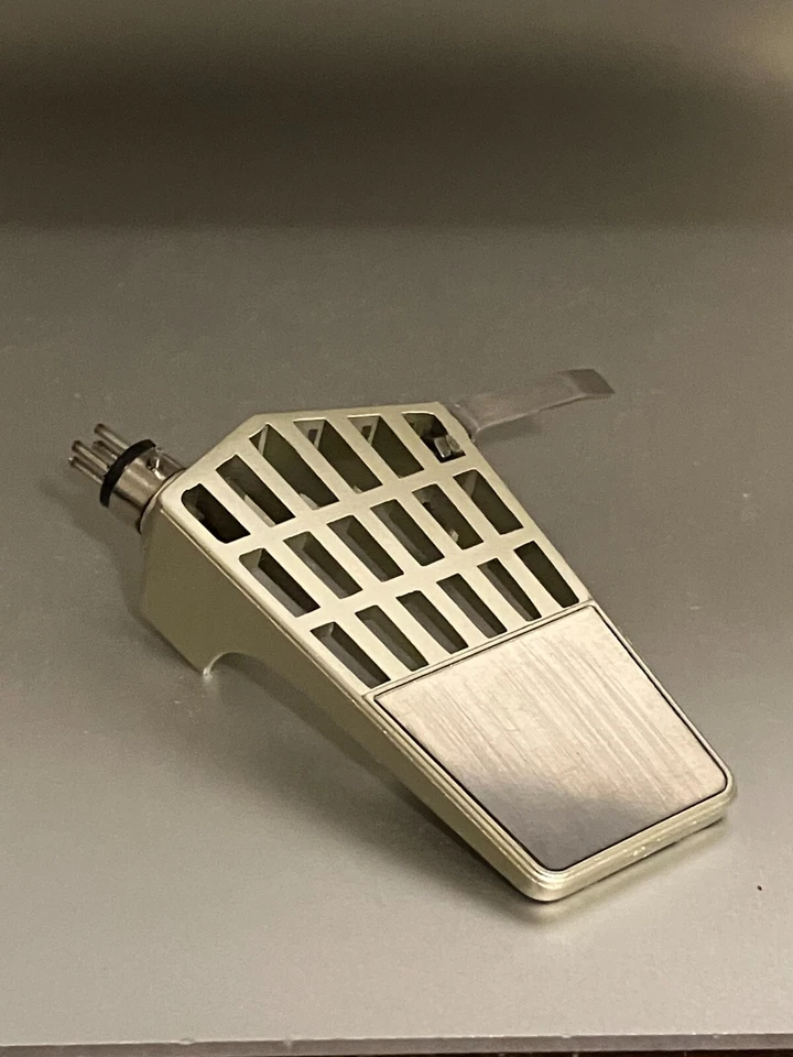 Thorens compatible TP 60 Headshel for TD 145 160 165 166 turntables *Champagne* - Image 1 of 4