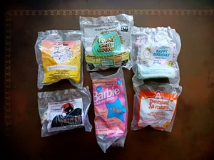 Lotto 6 giocattoli vintage McDonald's Happy Meal 1992-93-94 Barbie Porky Tiny Toons - Foto 1 di 13
