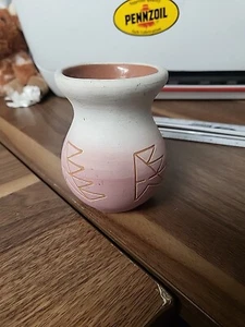 Vintage Navajo Nation Pottery, Artist Signed Garnett, Etched 3.5 inch tall - Picture 1 of 6