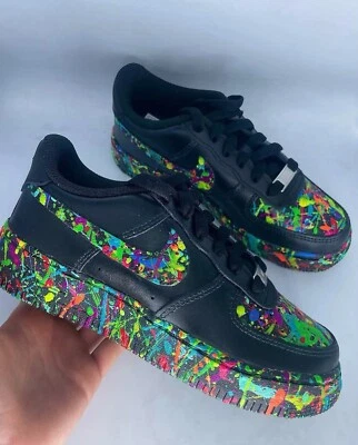 Tênis Air Force 1 personalizado baixo, preto neon pintura respingo arte masculino feminino - Imagem 1 de 4
