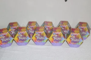 LOTE de 10 figuras misteriosas DreamWorks TROLLS BAND TOGETHER Pompones Serie 1 Mattel - Imagen 1 de 9