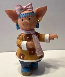 Petula Porkchester Figurine Danbury Mint "Meet The Porkchesters Collection" - Picture 1 of 5