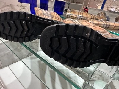 Botas de lluvia Burberry Haymarket Check Patter Ruber talla 7 Foto 1 de 4