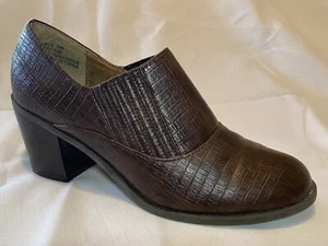 Womens  RELATIVITY  “Regabi” BROWN Shoes Heel. Size 8M - Picture 1 of 6