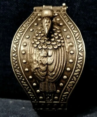 ANTICO BRACCIALE A FORMA DI ANATRA IN ARGENTO. Egitto, inizio XX secolo. - Immagine 1 di 4