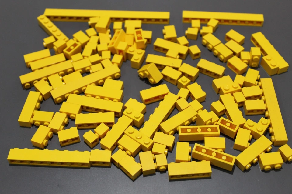 LEGO System 100 Basic Bausteine Basicsteine einreihig gelb yellow #4067 - Bild 1 von 1