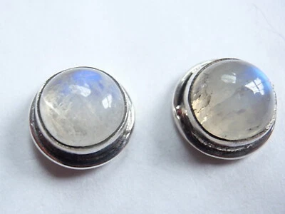 Pendientes redondos hipoalergénicos de plata de ley 925 con piedra lunar Foto 1 de 3