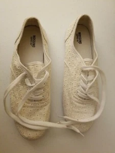 Mossimo Emilee Women's Lace Up Canvas Sneakers White Size 10 used - Picture 1 of 7