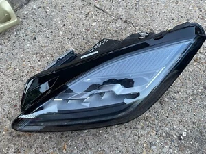 Faro proiettore originale Jaguar E Pace lato sinistro led J9C313W030DD DANNEGGIATO - Foto 1 di 13