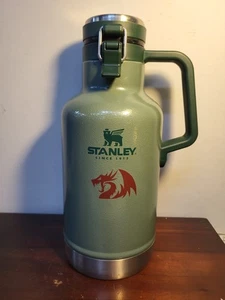 Growler Stanley Classic Easy-Pour 64 oz - verde Hammertone - Imagen 1 de 7