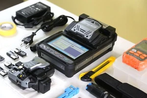 FUJIKURA 41S SM MM FIBER FUSION SPLEISSER mit CLEAVER FUJIKURA CT-50 - Bild 1 von 8