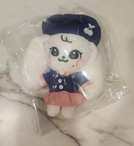IVE 2025 MINIVE POP UP STORE WONYOUNG CHERRY Plush Keychain_Limited Edition - Picture 1 of 3