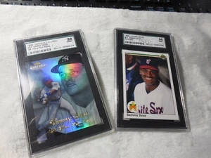 ZWEI SAMMY SOSA BASEBALL TRADING CARDS ROOKIE #17 & THE HOME RUN RACE GOLD LABEL  - Bild 1 von 10